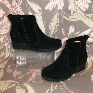 side zip wedge boot